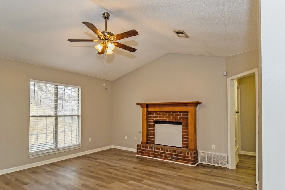 7367 Fox Trace Cv - Photo 4 of 16