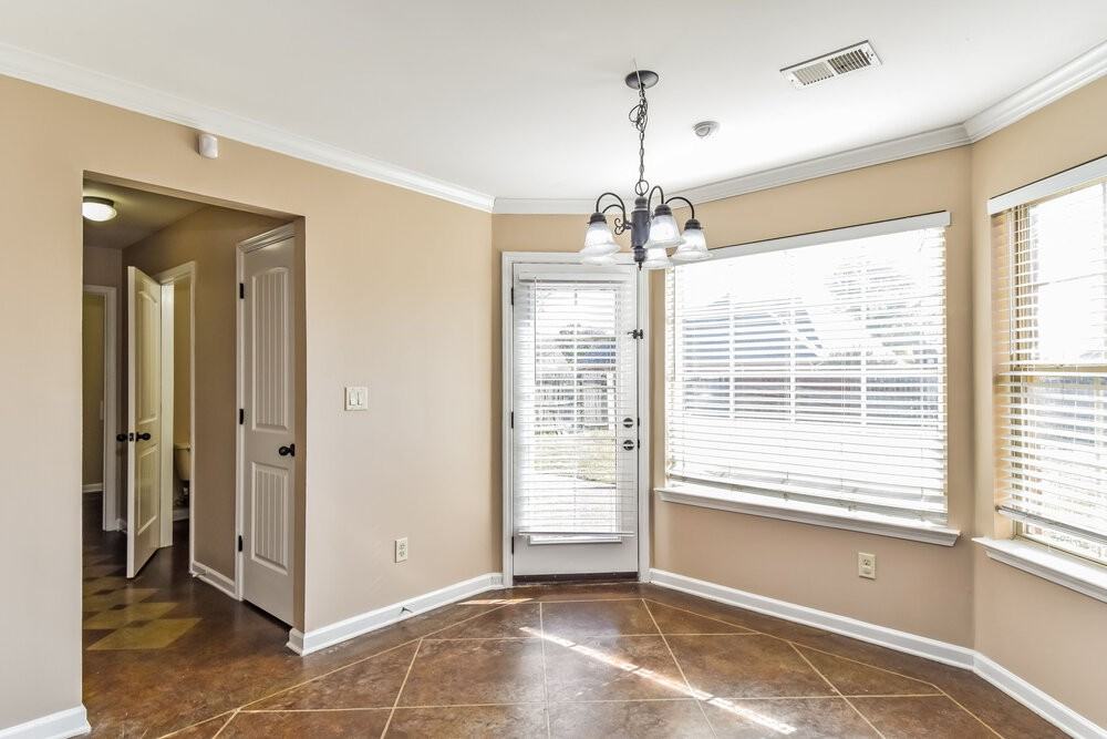 7367 Fox Trace Cv - Photo 6 of 16