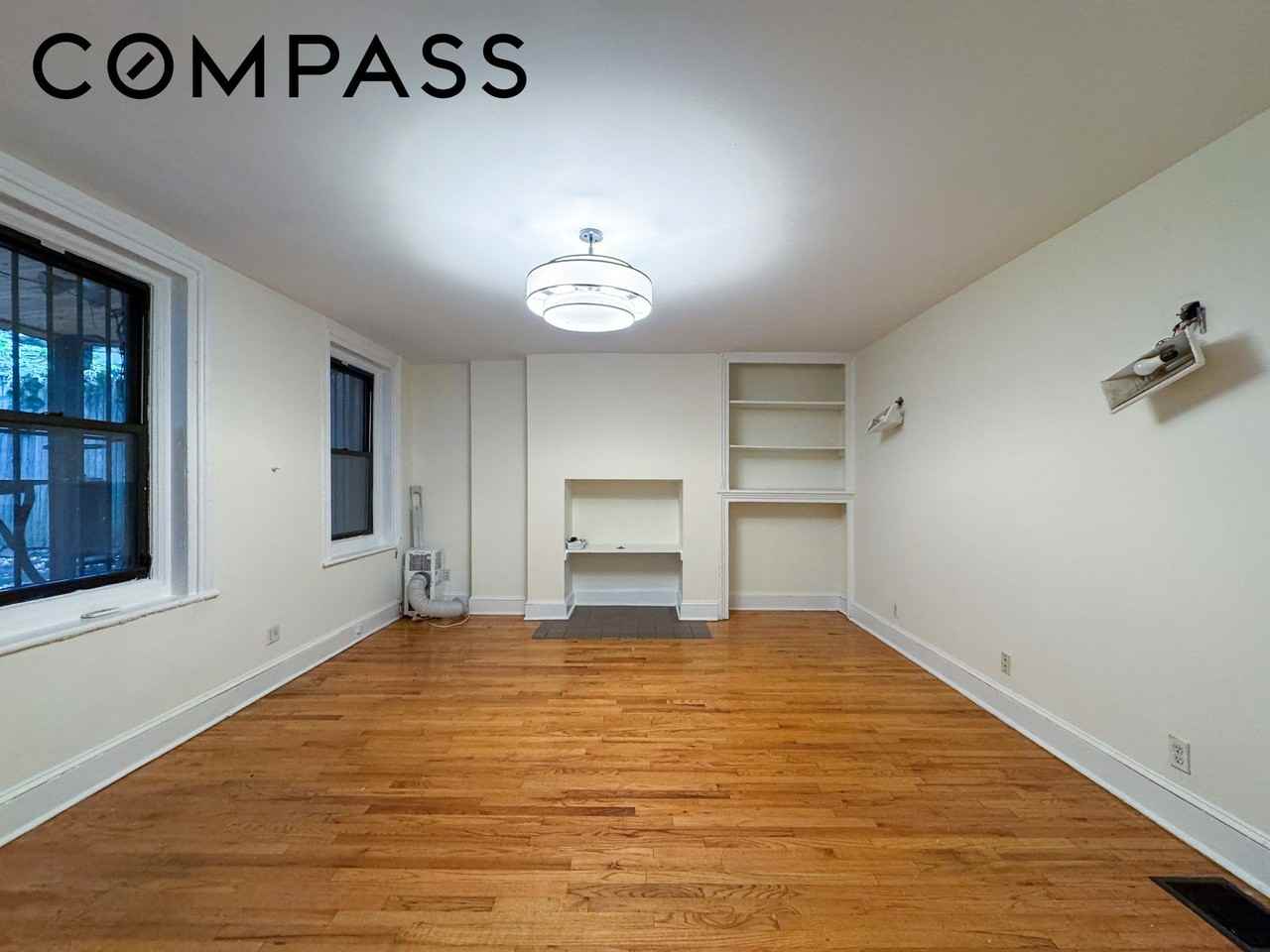 231 Clermont Ave #1R - Photo 4 of 13