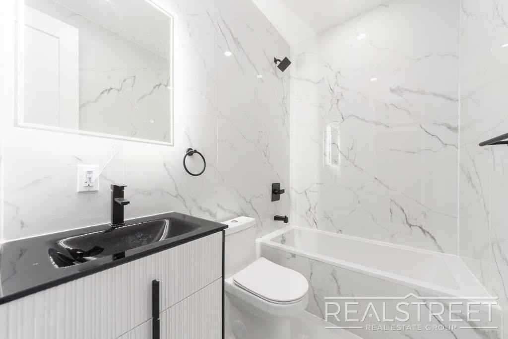 1734 Nostrand Ave #2B - Photo 6 of 7