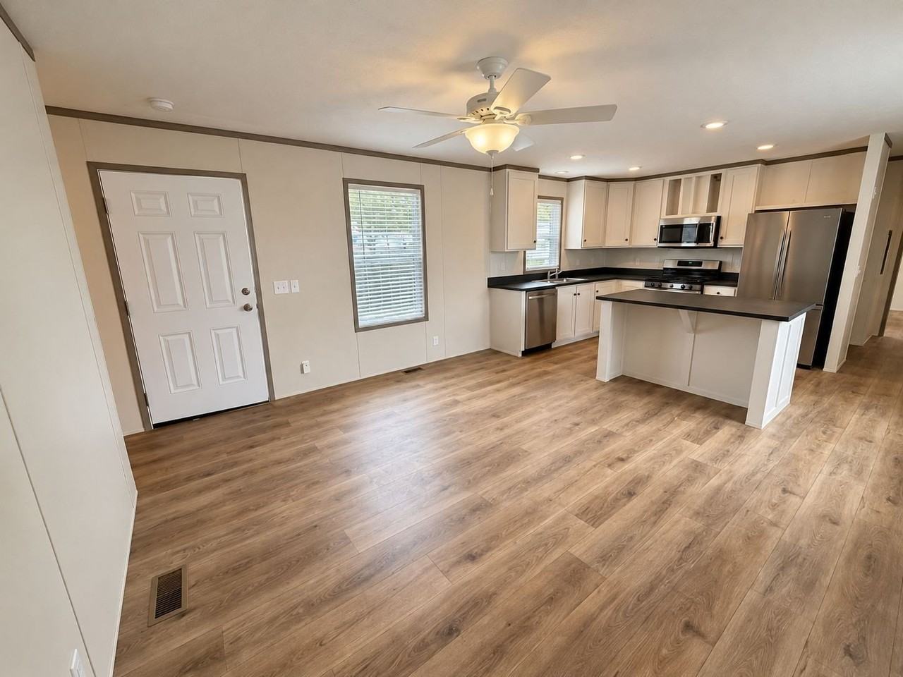 16 Mockingbird Dr #206 - Photo 2 of 9