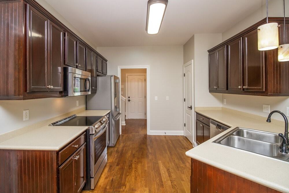 526 Bethany Cir - Photo 5 of 15