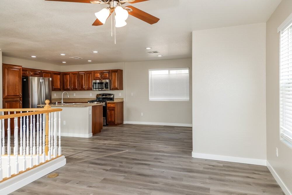 9382 Black Wolf Ave - Photo 6 of 17