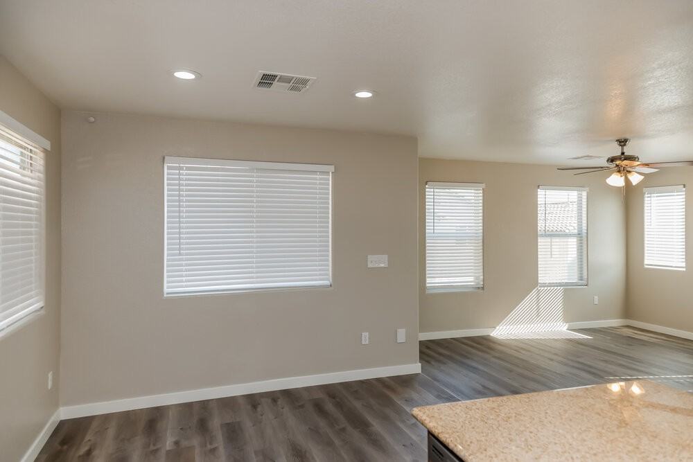 9382 Black Wolf Ave - Photo 7 of 17