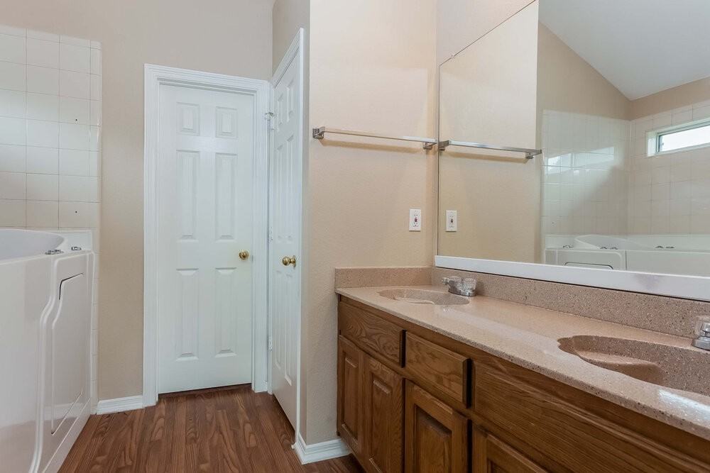 5723 Bright Star Trl - Photo 7 of 18