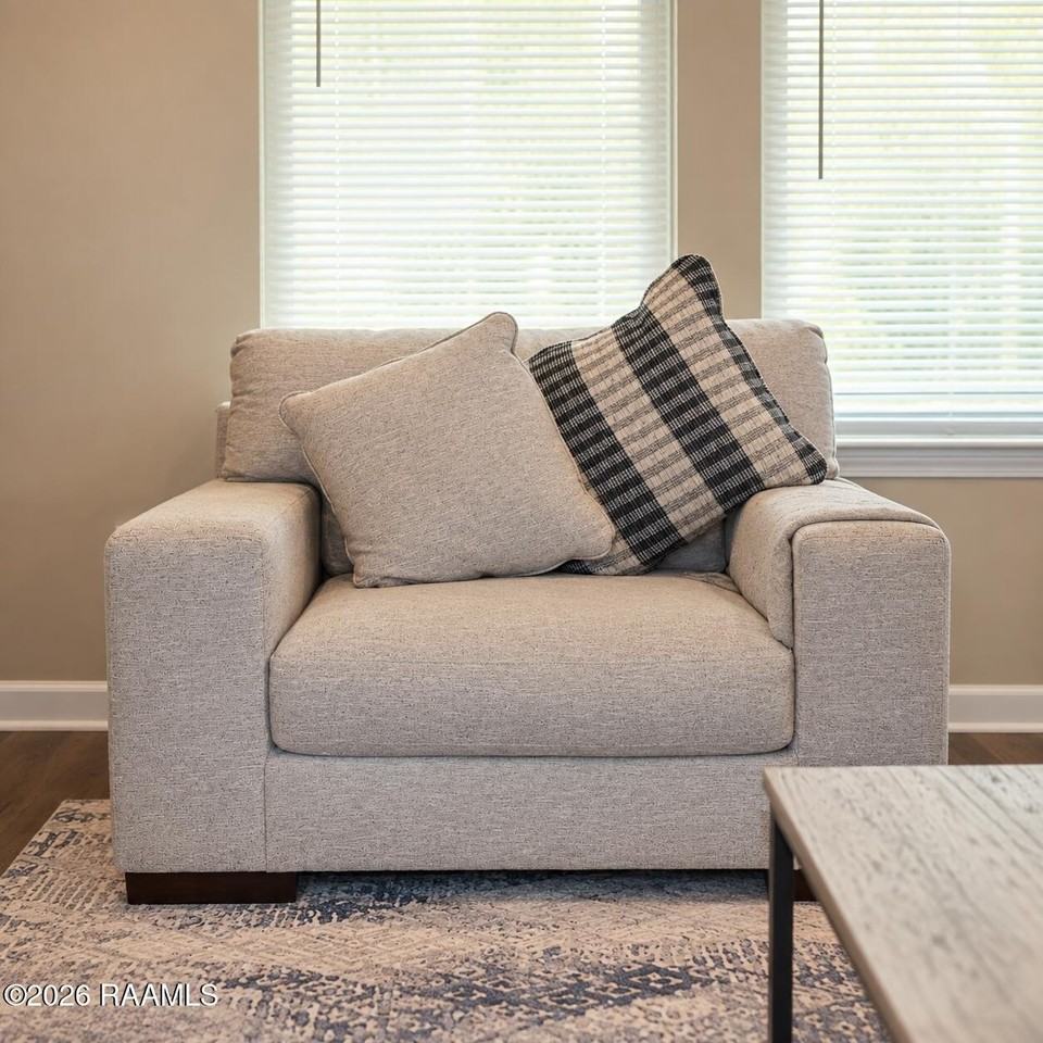 520 Broussard Hill Dr - Photo 7 of 43