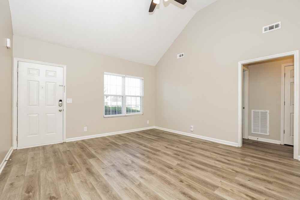 1451 Westview Dr - Photo 3 of 16