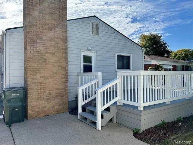 22521 Saint Gertrude St - Photo 4 of 9