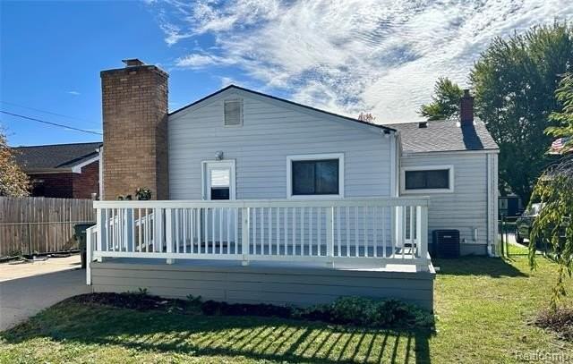 22521 Saint Gertrude St - Photo 5 of 9