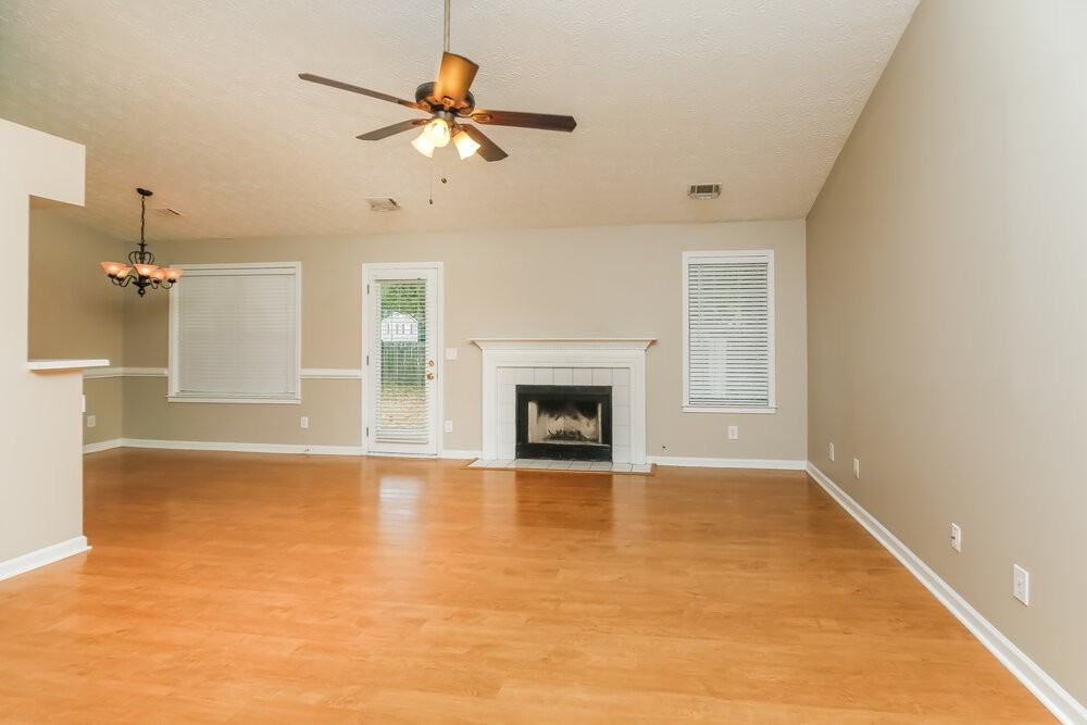 4523 Legend Hollow Ln - Photo 3 of 15