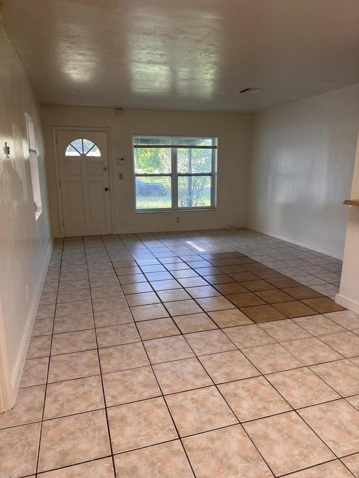 1148 Arizona Ave - Photo 3 of 39