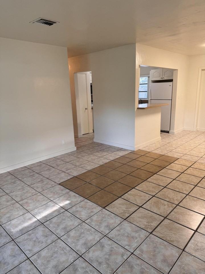 1148 Arizona Ave - Photo 7 of 39