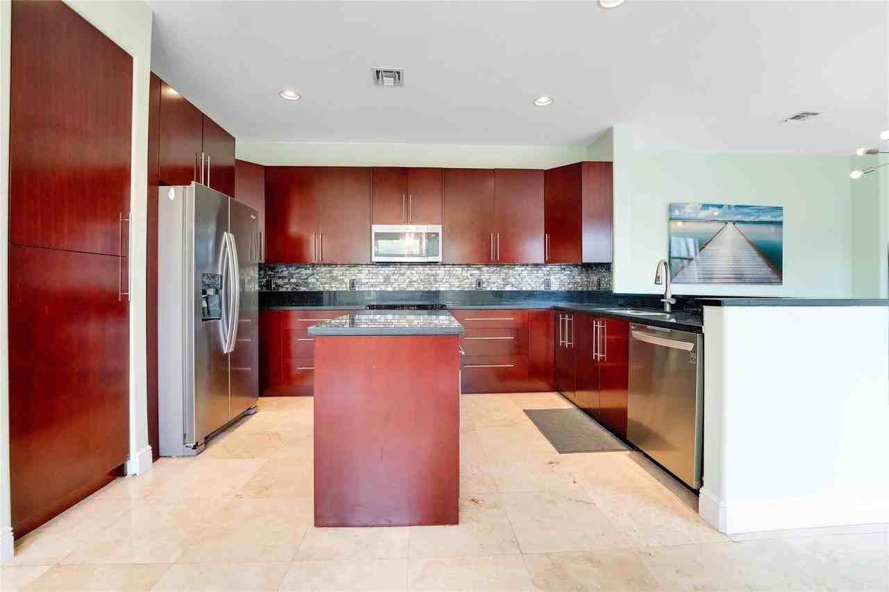 1108 Ne 16th Ave - Photo 3 of 16