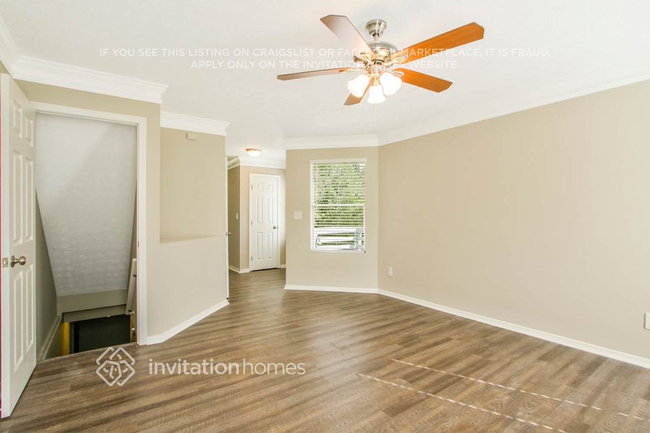2141 Glenwood Downs Dr - Photo 4 of 24