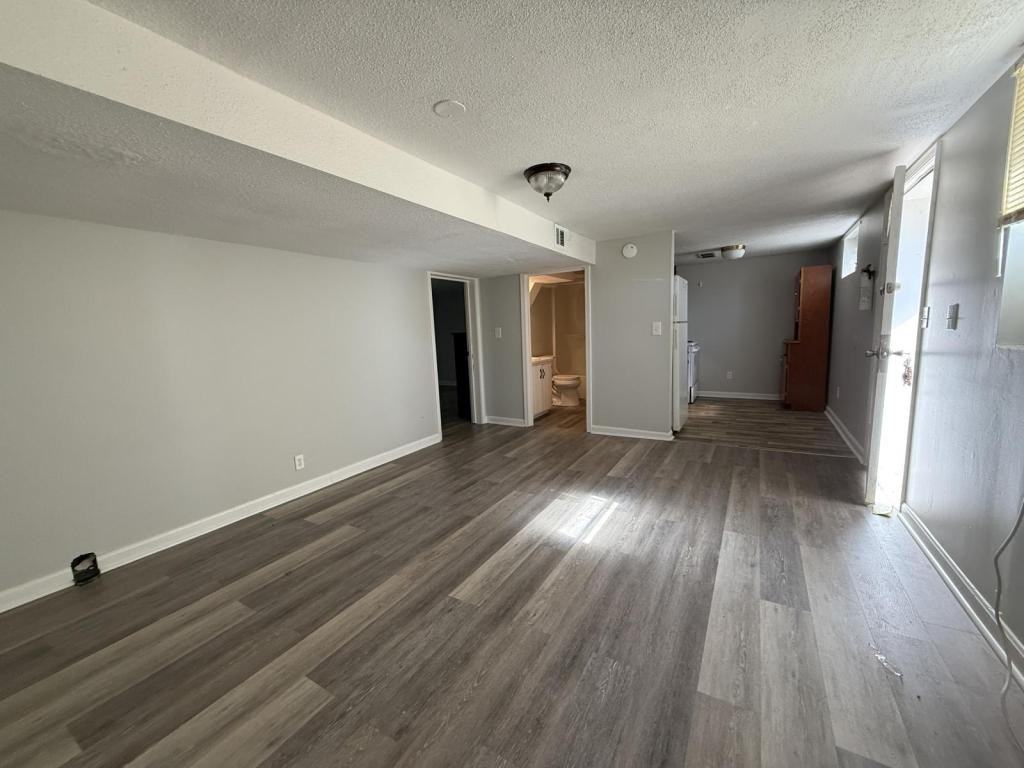 920 Sunset Dr - Photo 4 of 8