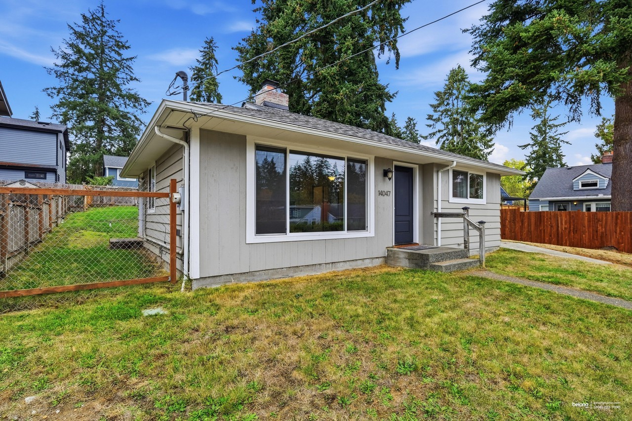 14047 Meridian Ave N - Photo 5 of 23