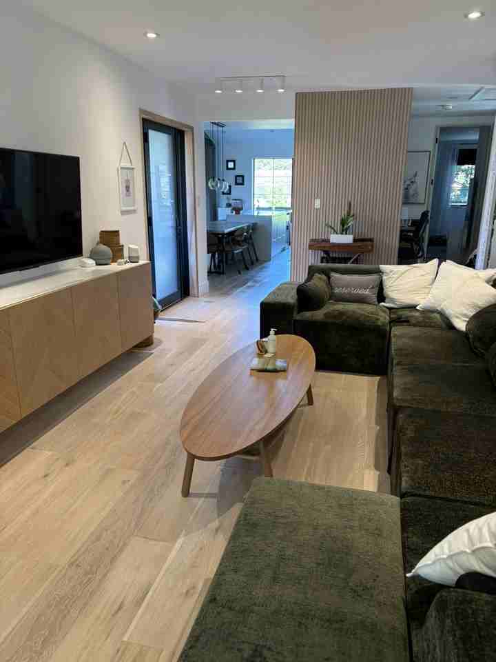 Amos Cres - Photo 2 of 10