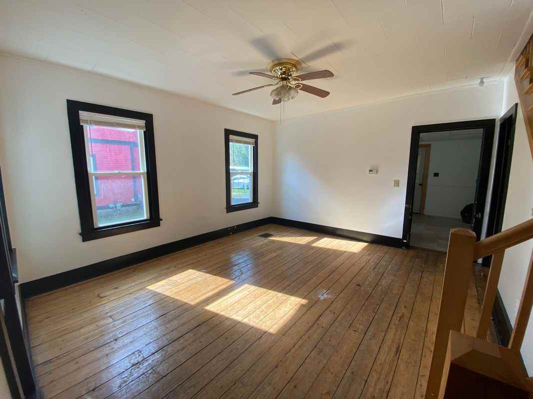 47 Shepard St - Photo 4 of 12
