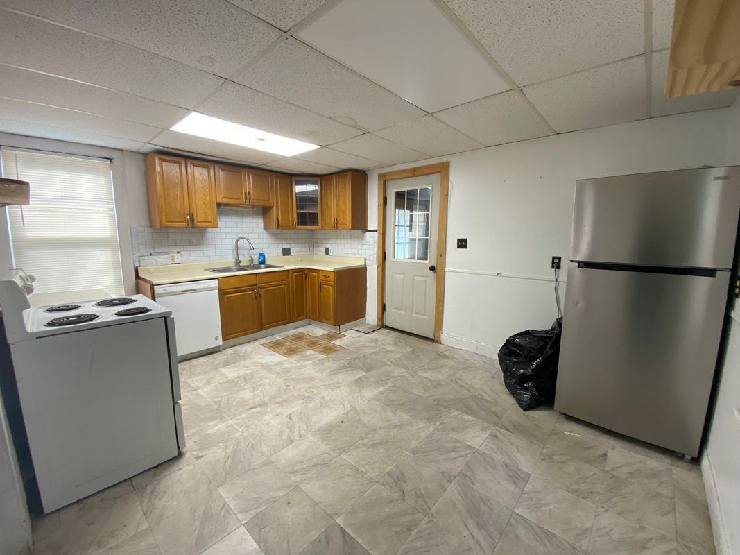 47 Shepard St - Photo 5 of 12