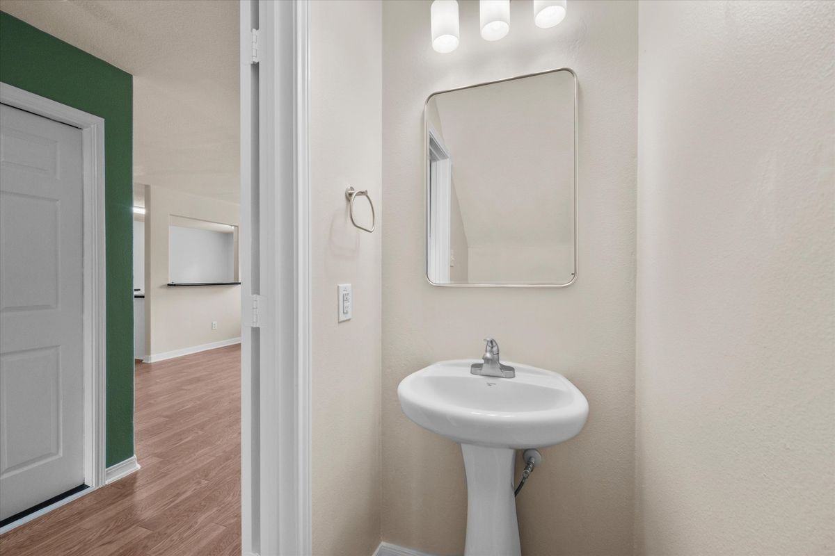 4035 Pedernales River Ln - Photo 6 of 37