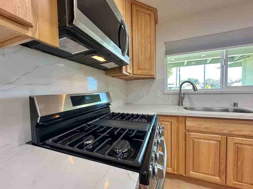 1801 Pacifica Ct - Photo 7 of 29