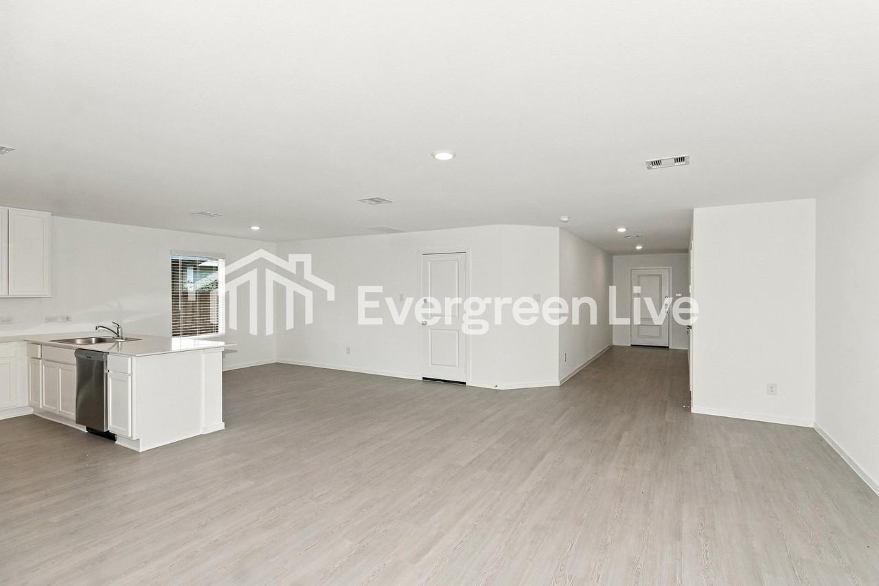 4906 Valencia Frst - Photo 3 of 15