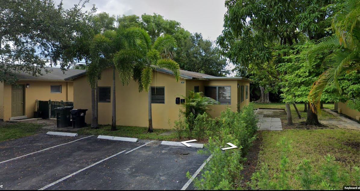 838 Nw 12th Ter #2 - Photo 3 of 6