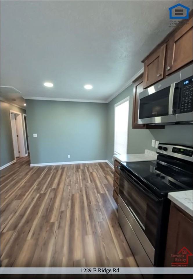 1229 E Ridge Rd - Photo 6 of 15