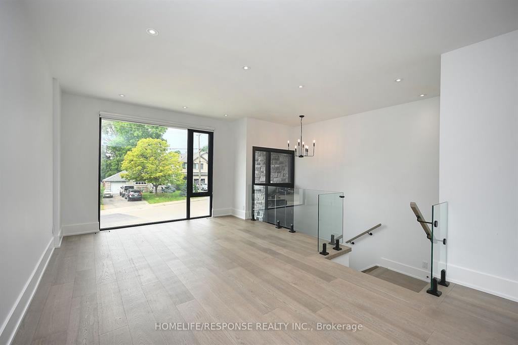 17 Pine Avenue North - Photo 2 of 7