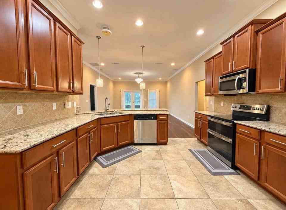 4559 Plantation Oaks Blvd - Photo 5 of 21