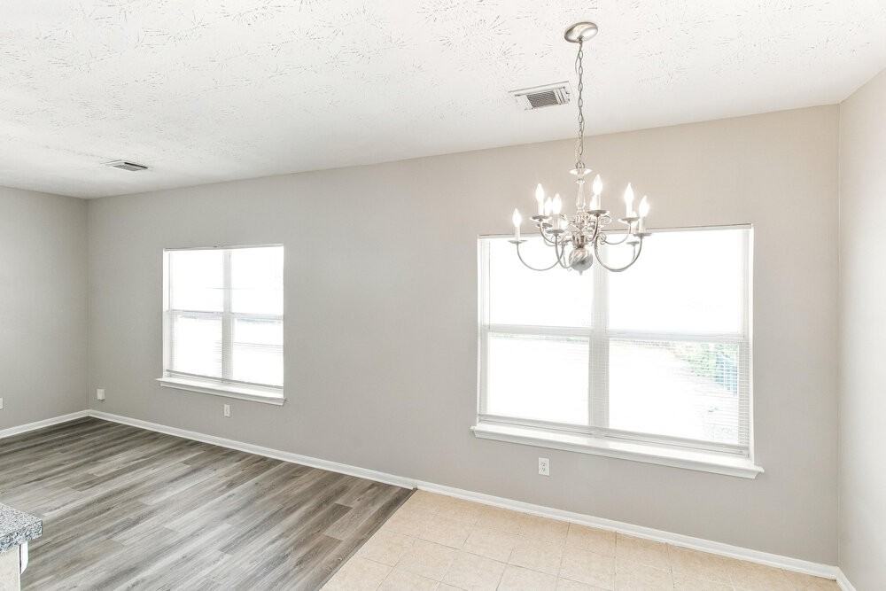 814 Forest Ivy Ln - Photo 7 of 17