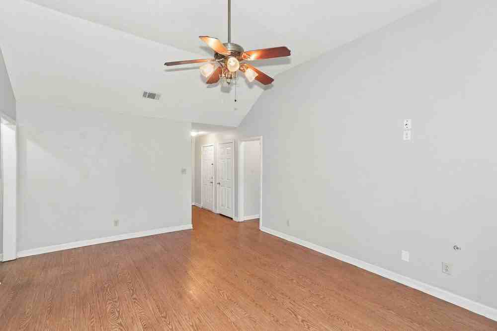 8314 Garden Willow Ln - Photo 5 of 17