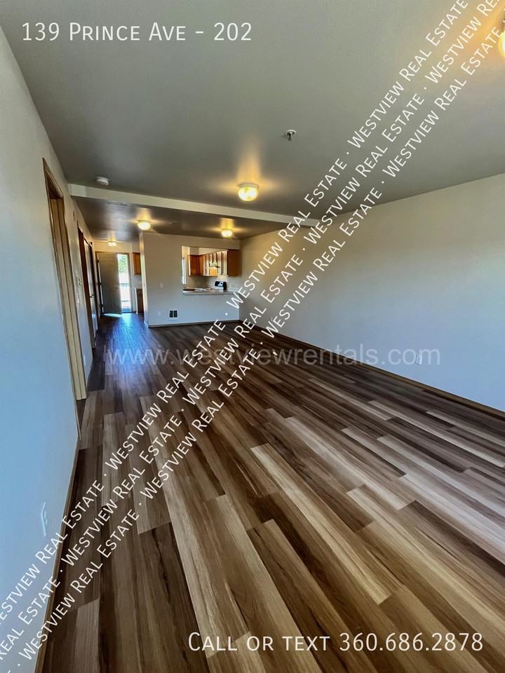 139 Prince Ave #202 - Photo 5 of 25