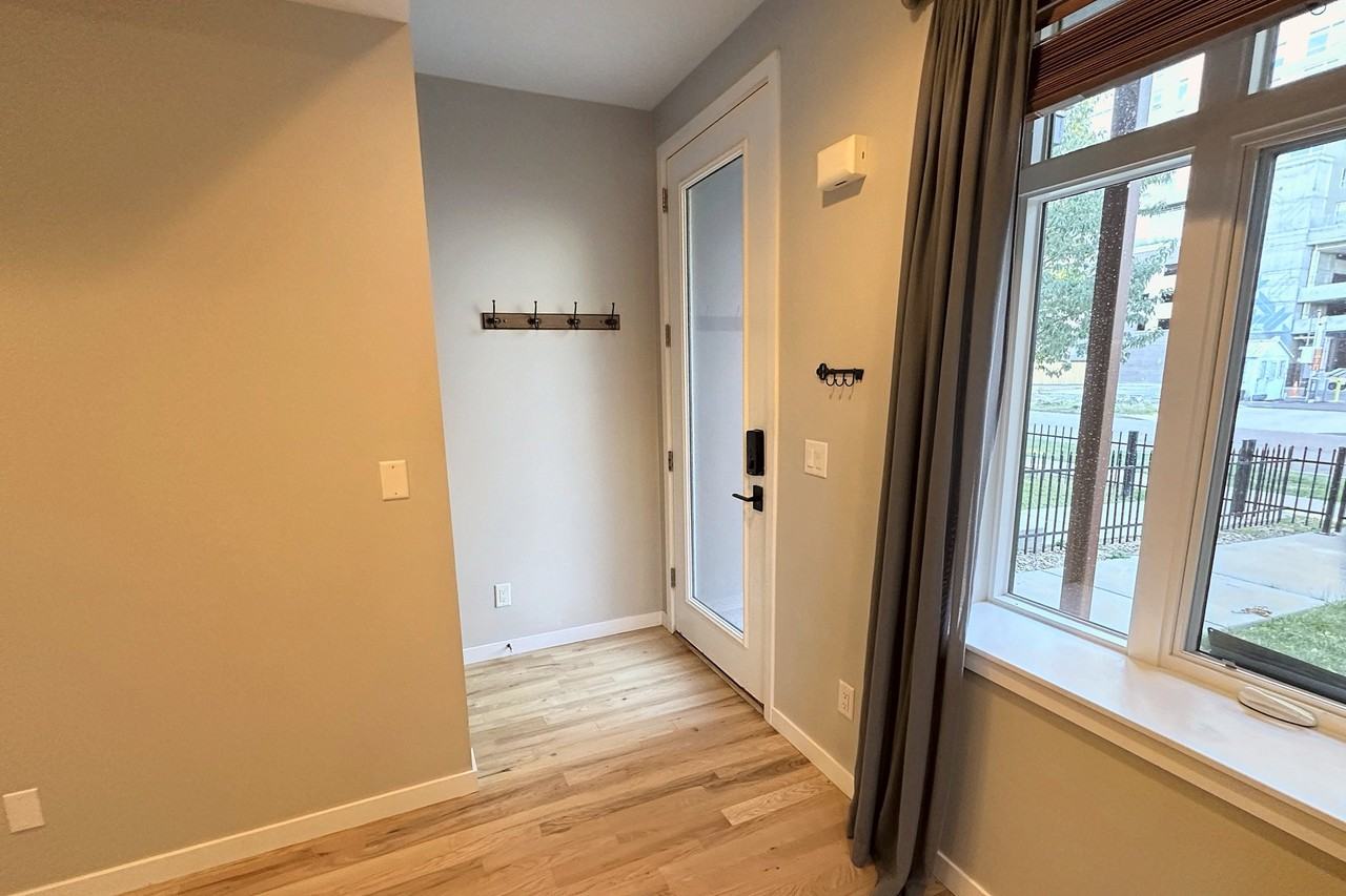 2144 Glenarm Pl - Photo 3 of 16