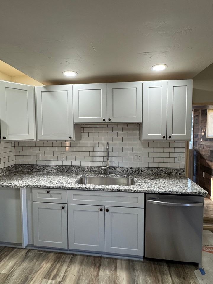 174 1/2 Hermosa St - Photo 5 of 26