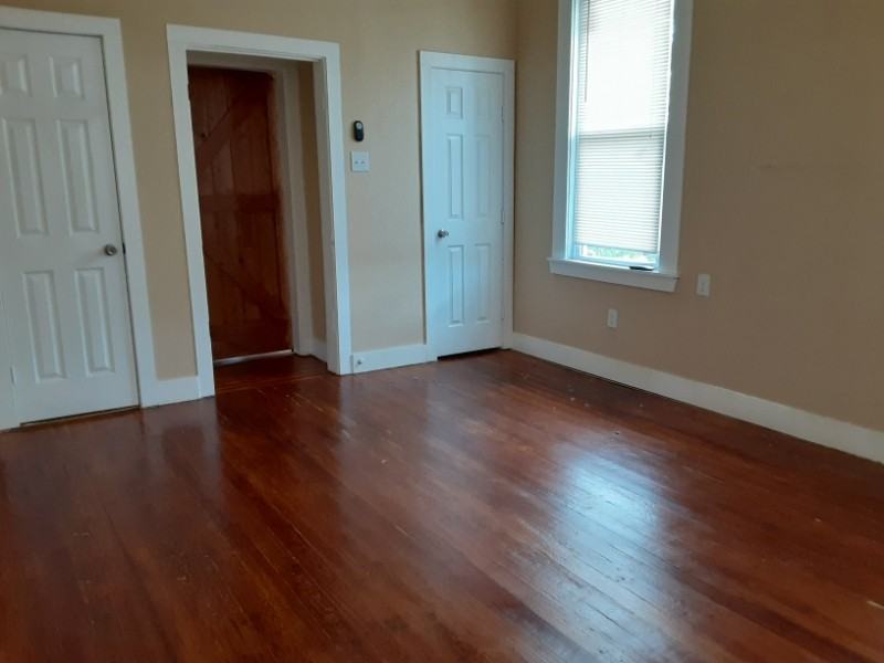 1814 Mccullough Ave #3 - Photo 7 of 8