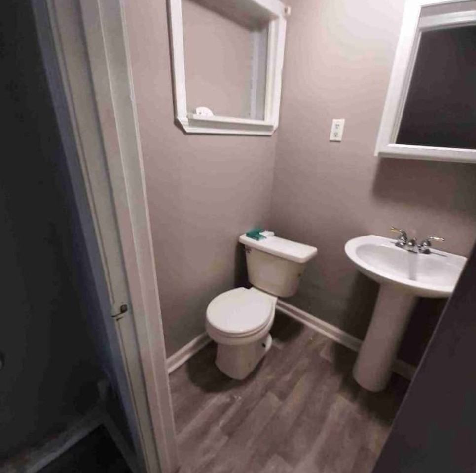 201 Lee St - Photo 7 of 7