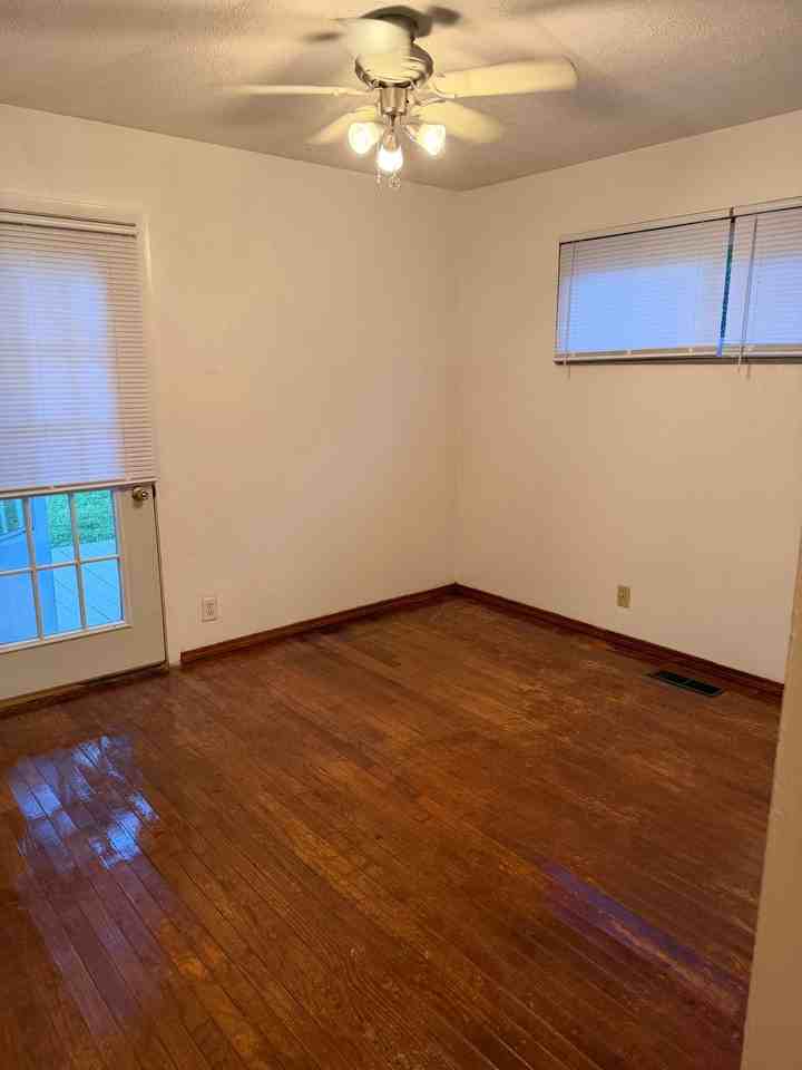 2414 E 7th St - Photo 5 of 22