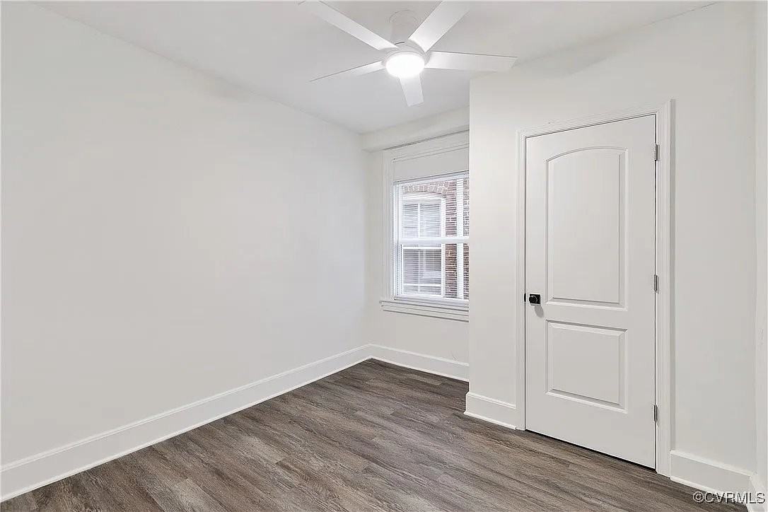 3139 Ellwood Ave #B - Photo 3 of 9