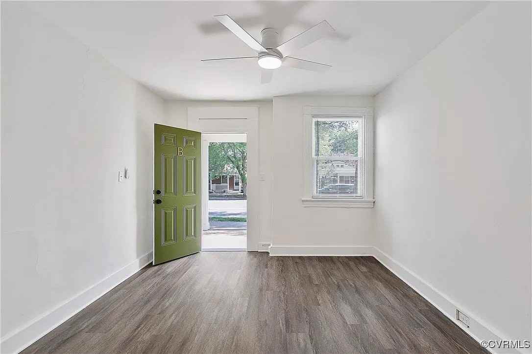 3139 Ellwood Ave #B - Photo 6 of 9