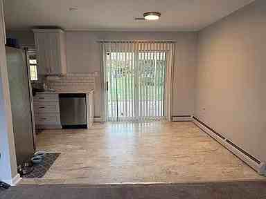 14444 Meridian Dr - Photo 3 of 15