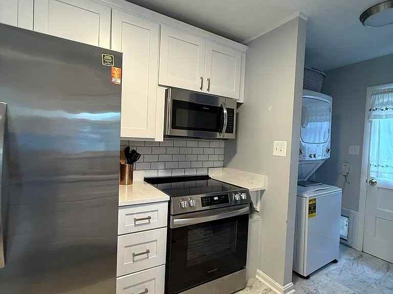 14444 Meridian Dr - Photo 4 of 15