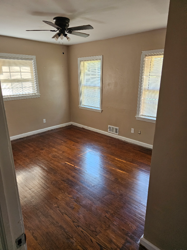 2957 Monterey Dr - Photo 4 of 6