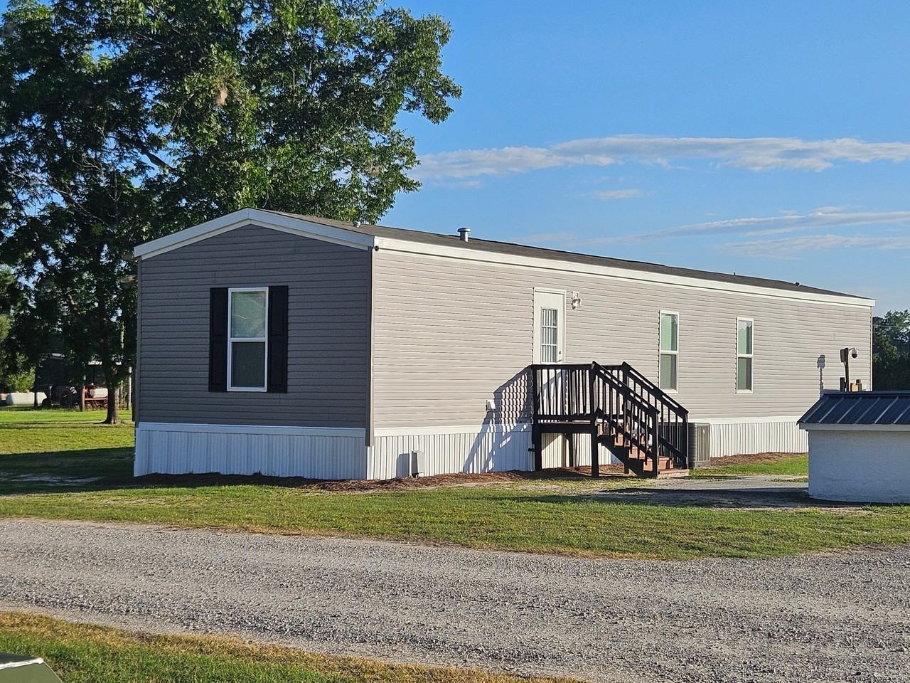 3753 Valley Forge Rd - Photo 2 of 15