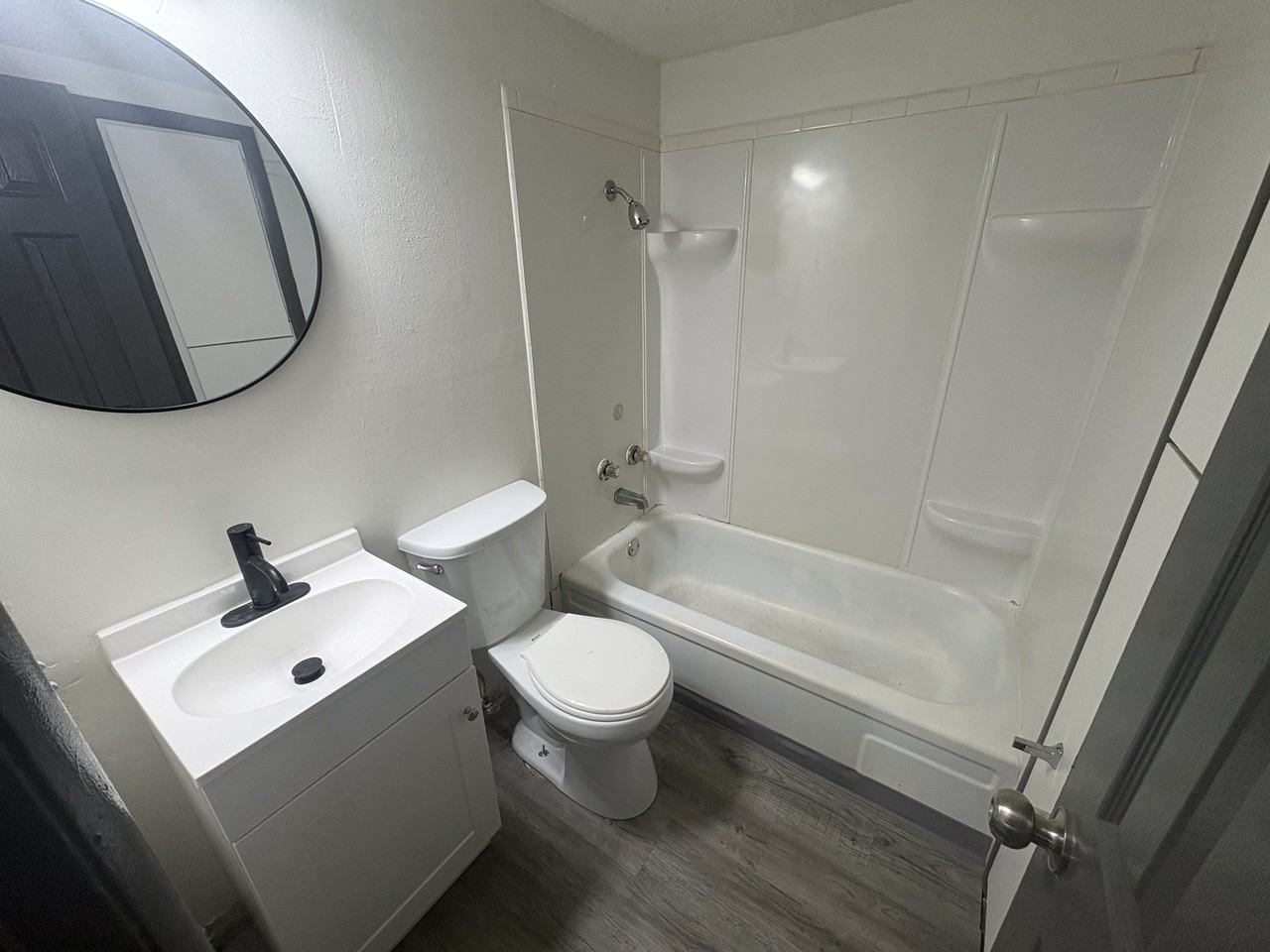 1807 Arlington Ave #6 - Photo 3 of 5