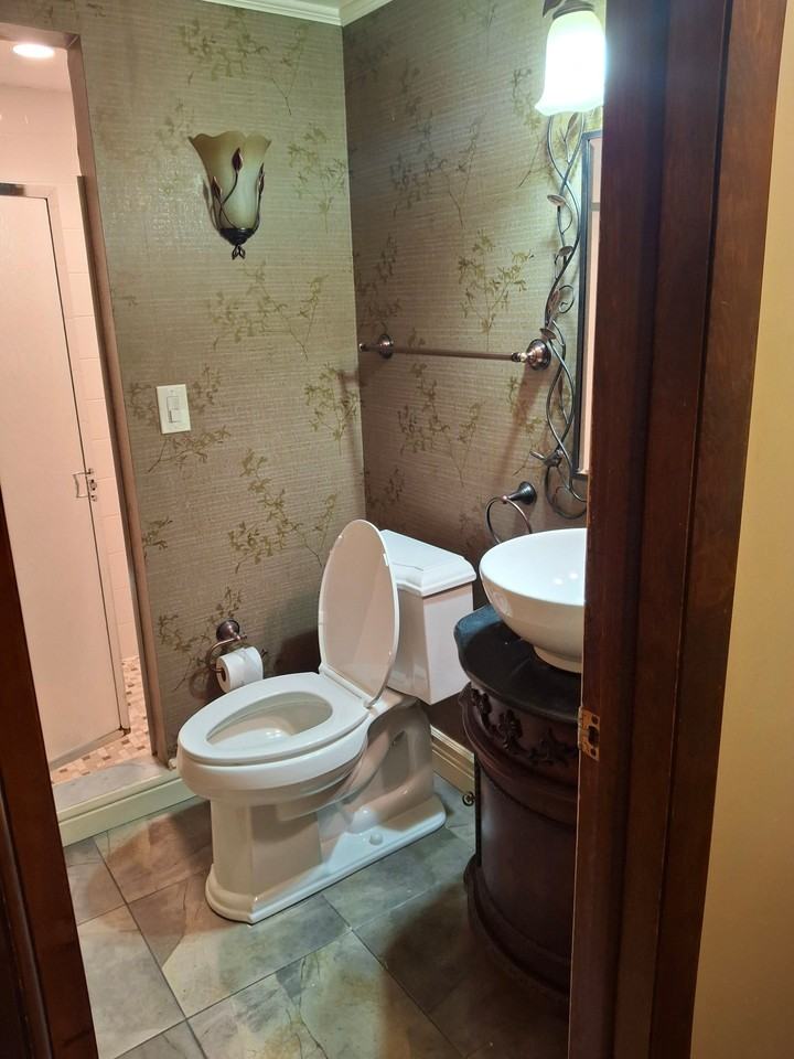 1818 Revere Pl - Photo 5 of 17