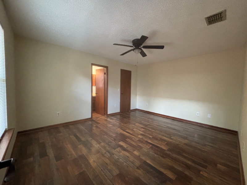 3830 Windridge Ct - Photo 6 of 18