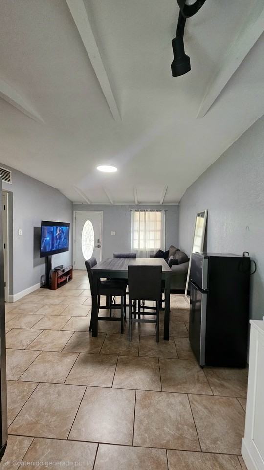 3901 W Flora St - Photo 3 of 15