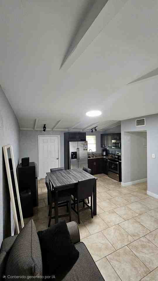 3901 W Flora St - Photo 4 of 15