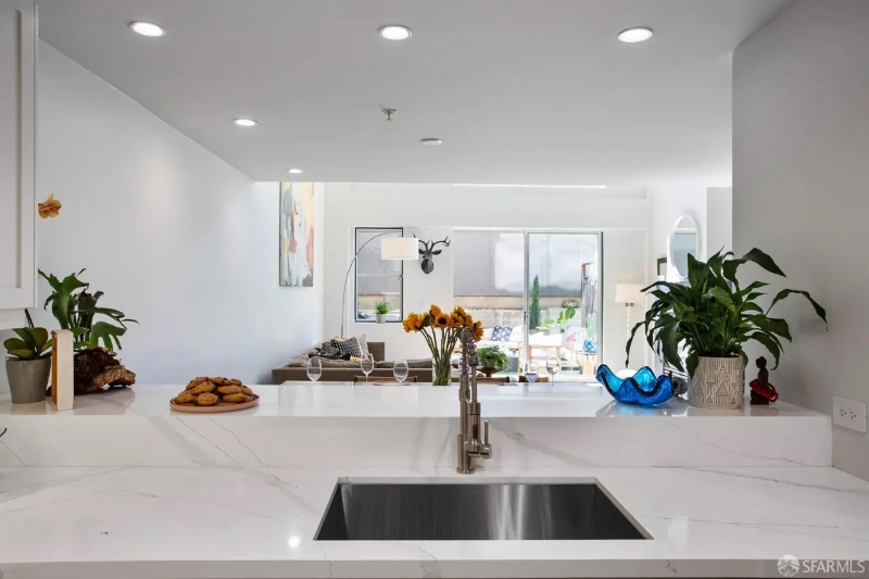2412 Harrison St #114 - Photo 4 of 27
